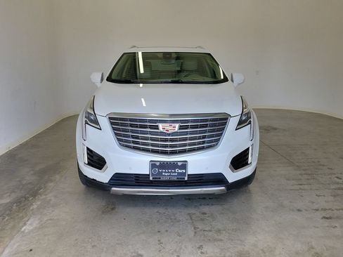 Used 2017 Cadillac XT5 Platinum w/ Driver Assist Package AWD/4WD image 2
