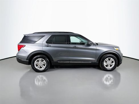 Used 2022 Ford Explorer XLT w/ Class IV Trailer Tow Package image 9
