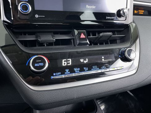 Used 2021 Toyota Corolla LE FWD image 16