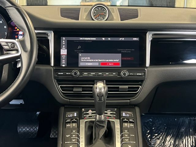 Used 2021 Porsche Macan AWD/4WD image 35