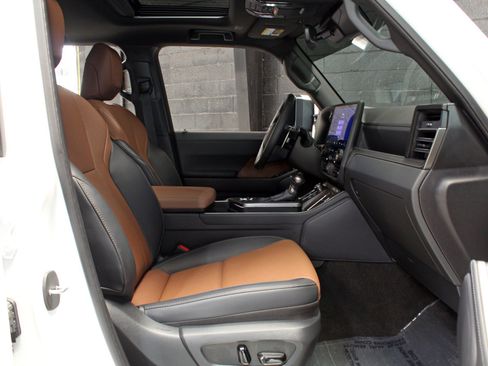 Used 2024 Lexus GX 550 w/ Cold Area Package AWD/4WD image 52