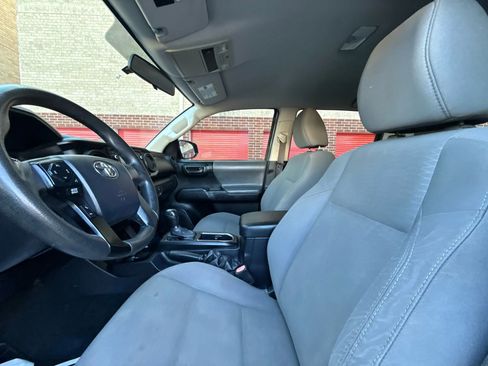 Used 2017 Toyota Tacoma SR5 image 16