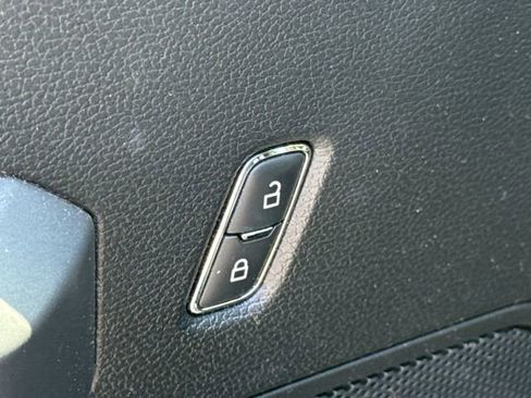 Used 2018 Ford F150 XLT w/ Equipment Group 302A Luxury image 19