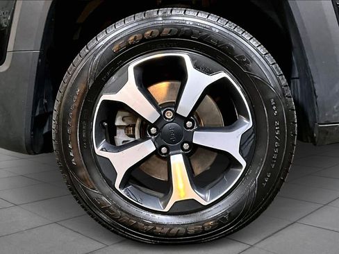 Used 2020 Jeep Renegade Trailhawk image 10