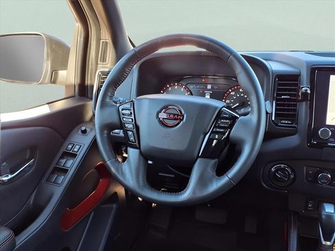 Used 2023 Nissan Frontier PRO-4X w/ Pro-4X Premium Package image 13