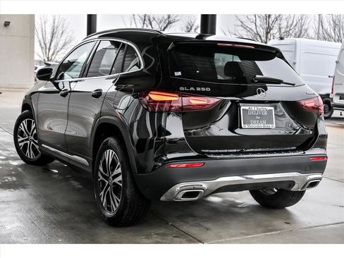 Certified 2026 Mercedes-Benz GLA 250 4MATIC image 4