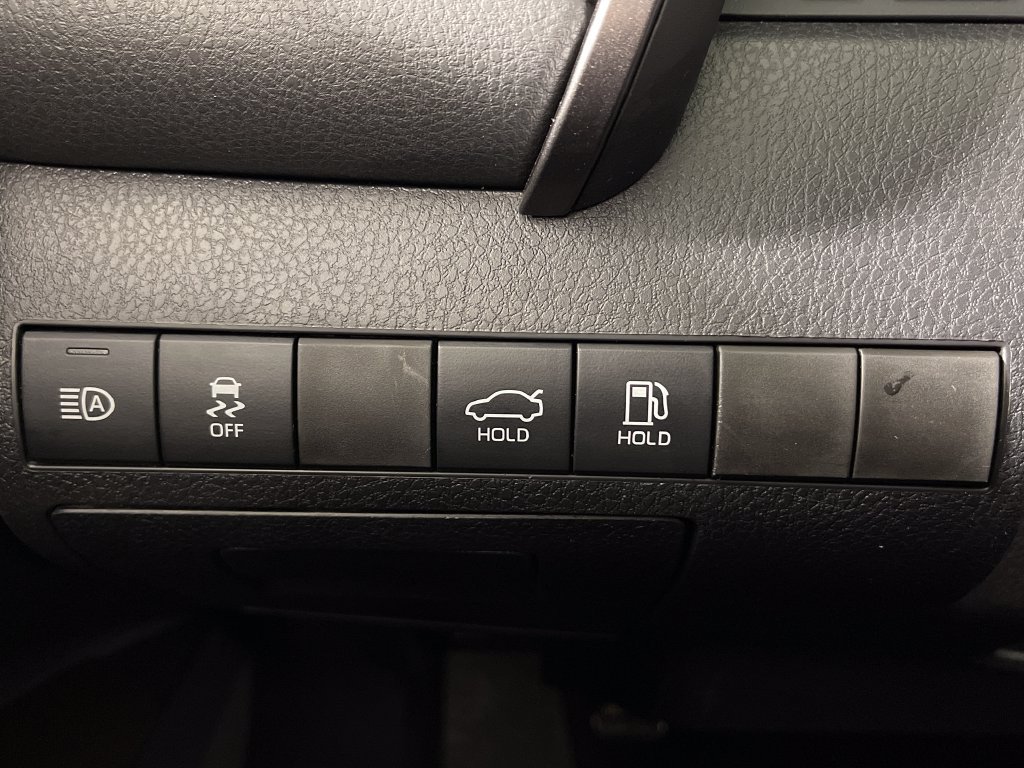 Used 2021 Toyota Camry SE w/ Convenience Package FWD image 28