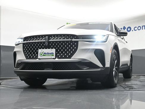 Used 2024 Lincoln Nautilus Premier w/ Equipment Group 102A AWD/4WD image 7