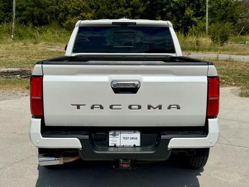 Used 2025 Toyota Tacoma Limited AWD/4WD image 6