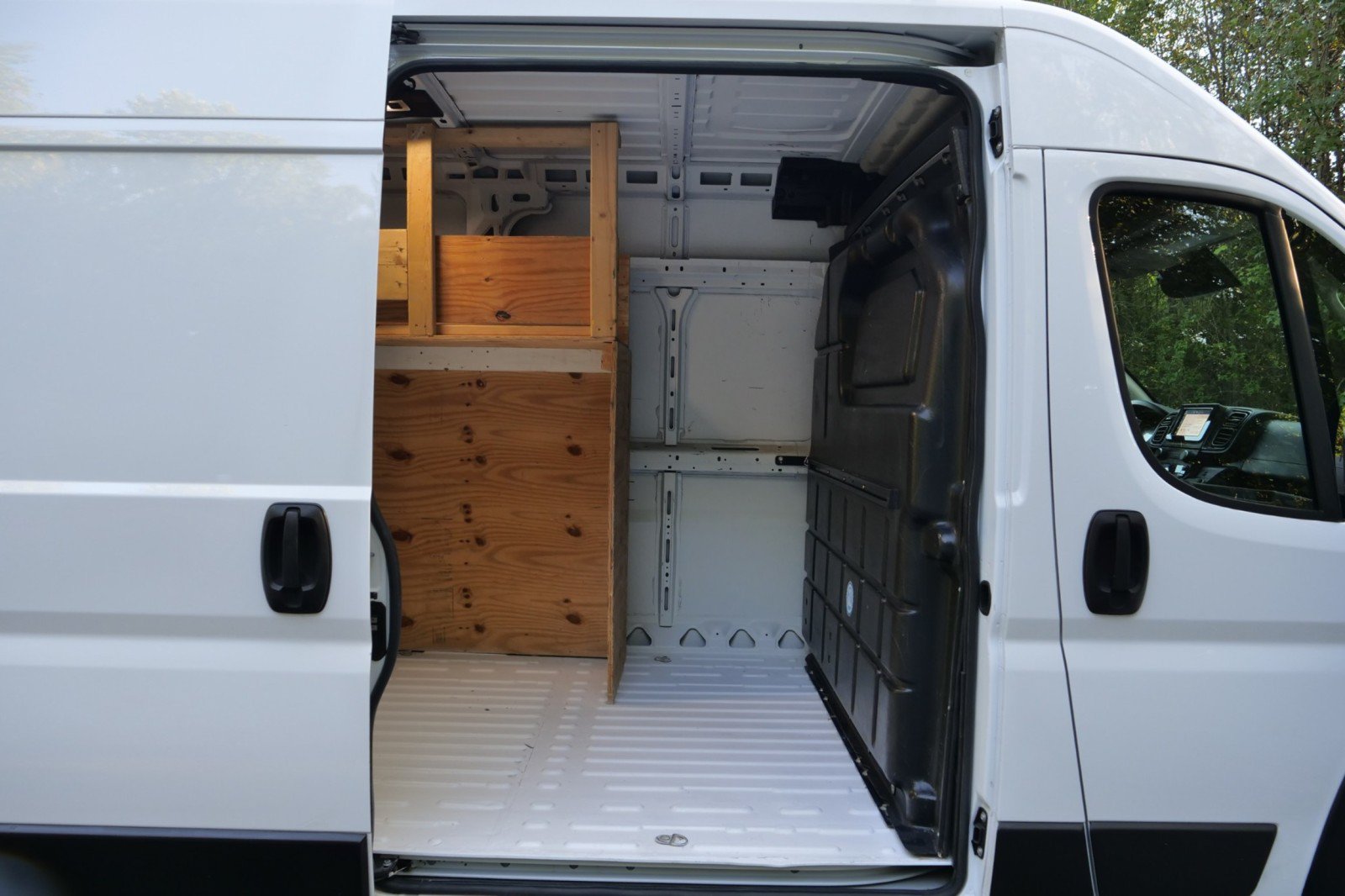 Used 2023 RAM ProMaster 2500 w/ Convenience Group FWD image 24