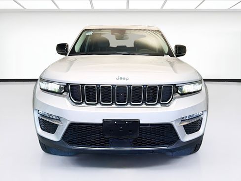 Used 2023 Jeep Grand Cherokee 4WD 4xe image 2