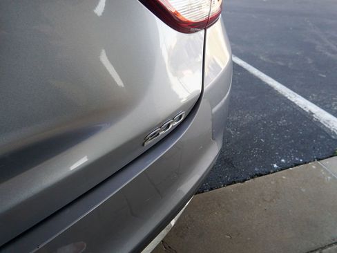 Used 2016 Chrysler 200 Limited FWD image 9
