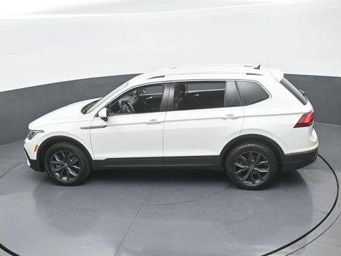 Used 2022 Volkswagen Tiguan SE image 49