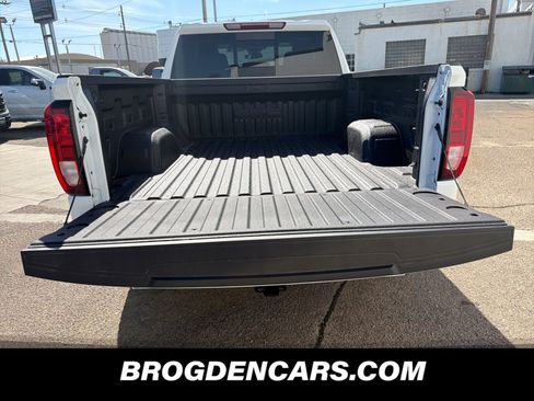 New 2026 GMC Sierra 1500 SLE image 9