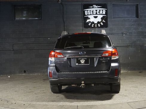 Used 2011 Subaru Outback 3.6R Limited w/ PWR Moonroof Pkg image 4