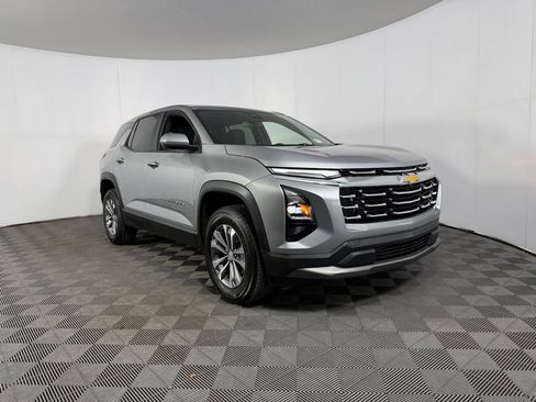 Used 2025 Chevrolet Equinox LT FWD image 5