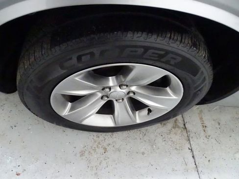 Used 2017 Dodge Challenger SXT image 21