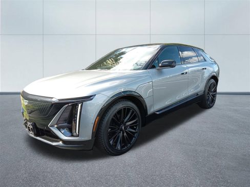 New 2025 Cadillac Lyriq Sport image 1