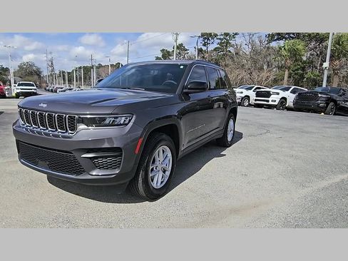 Used 2025 Jeep Grand Cherokee Laredo X w/ Luxury Tech Group I RWD image 40