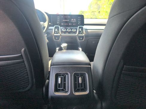 Used 2023 Kia Sorento LX FWD image 33