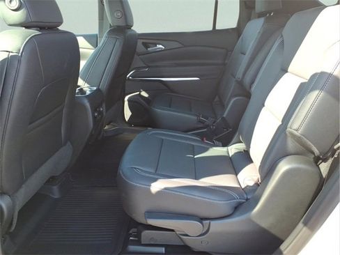 New 2026 Chevrolet Traverse LT w/ Driver Confidence Package image 18