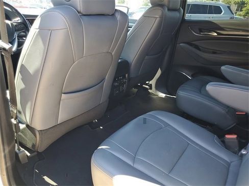 Used 2024 Buick Enclave Premium image 27