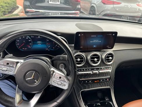 Certified 2022 Mercedes-Benz GLC 300 image 3