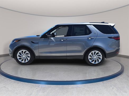 New 2025 Land Rover Discovery S image 8