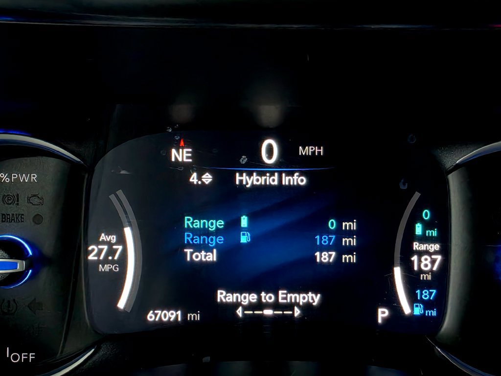 Used 2023 Chrysler Pacifica Limited FWD image 37