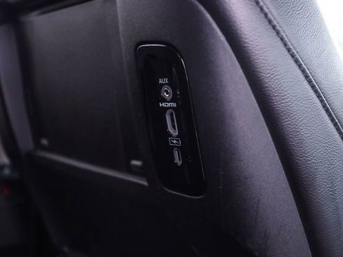 Used 2022 Chrysler Pacifica Touring-L w/ Uconnect Theater Family Group FWD image 62