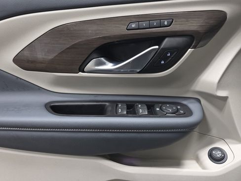 Used 2024 GMC Terrain Denali w/ Denali Premium Package image 33