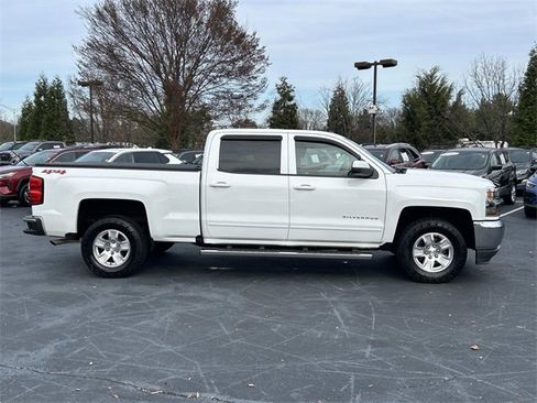 Used 2018 Chevrolet Silverado 1500 LT w/ Trailering Package image 3