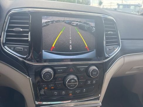 Used 2019 Jeep Grand Cherokee Limited w/ Trailer Tow Group IV AWD/4WD image 10