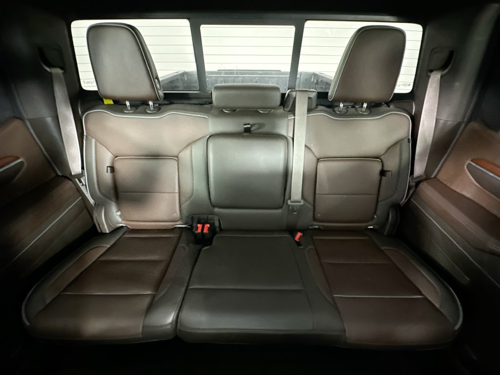 Used 2023 GMC Sierra 1500 Denali w/ Denali Reserve Package AWD/4WD image 13
