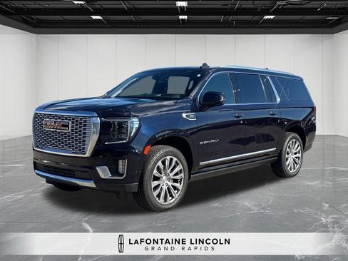 Used 2023 GMC Yukon XL Denali w/ Denali Reserve Package AWD/4WD image 1