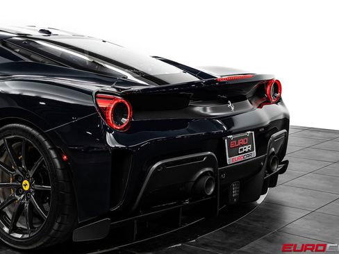 Used 2019 Ferrari 488 Pista Coupe RWD image 27