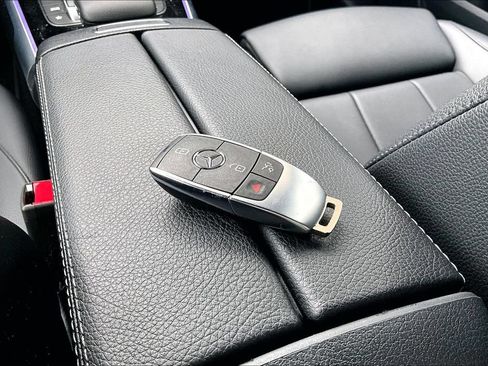 Certified 2022 Mercedes-Benz GLB 250 4MATIC image 10