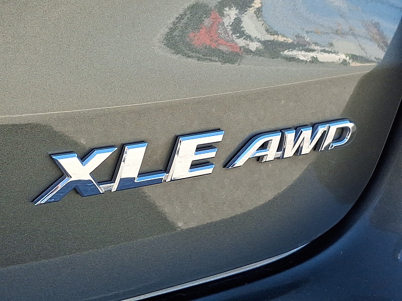 Used 2019 Toyota Highlander XLE AWD/4WD image 32