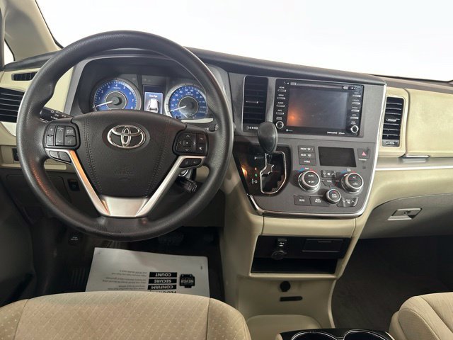 Used 2018 Toyota Sienna LE w/ Carpet Mat Package AWD/4WD image 19
