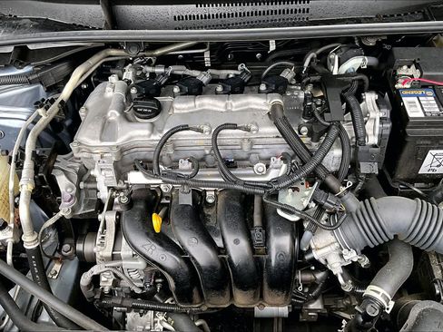 Used 2022 Toyota Corolla LE FWD image 32