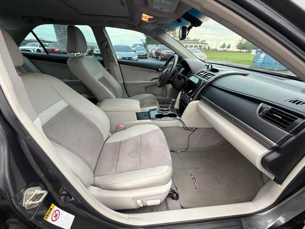 Used 2013 Toyota Camry XLE w/ Leather Pkg FWD image 13