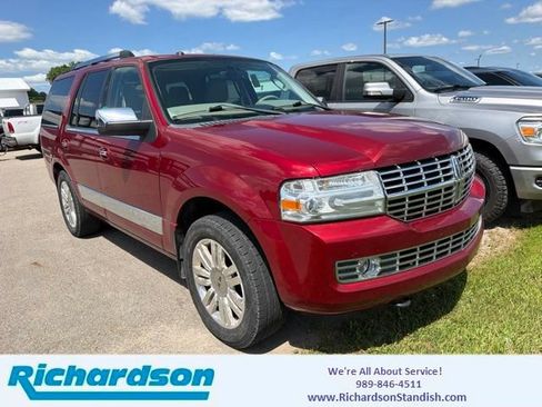 Used 2014 Lincoln Navigator 4WD image 1