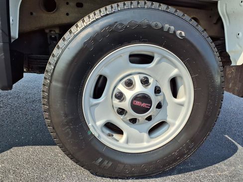 Used 2025 GMC Sierra 2500 Pro w/ 1SA Pro Safety Plus Package AWD/4WD image 33