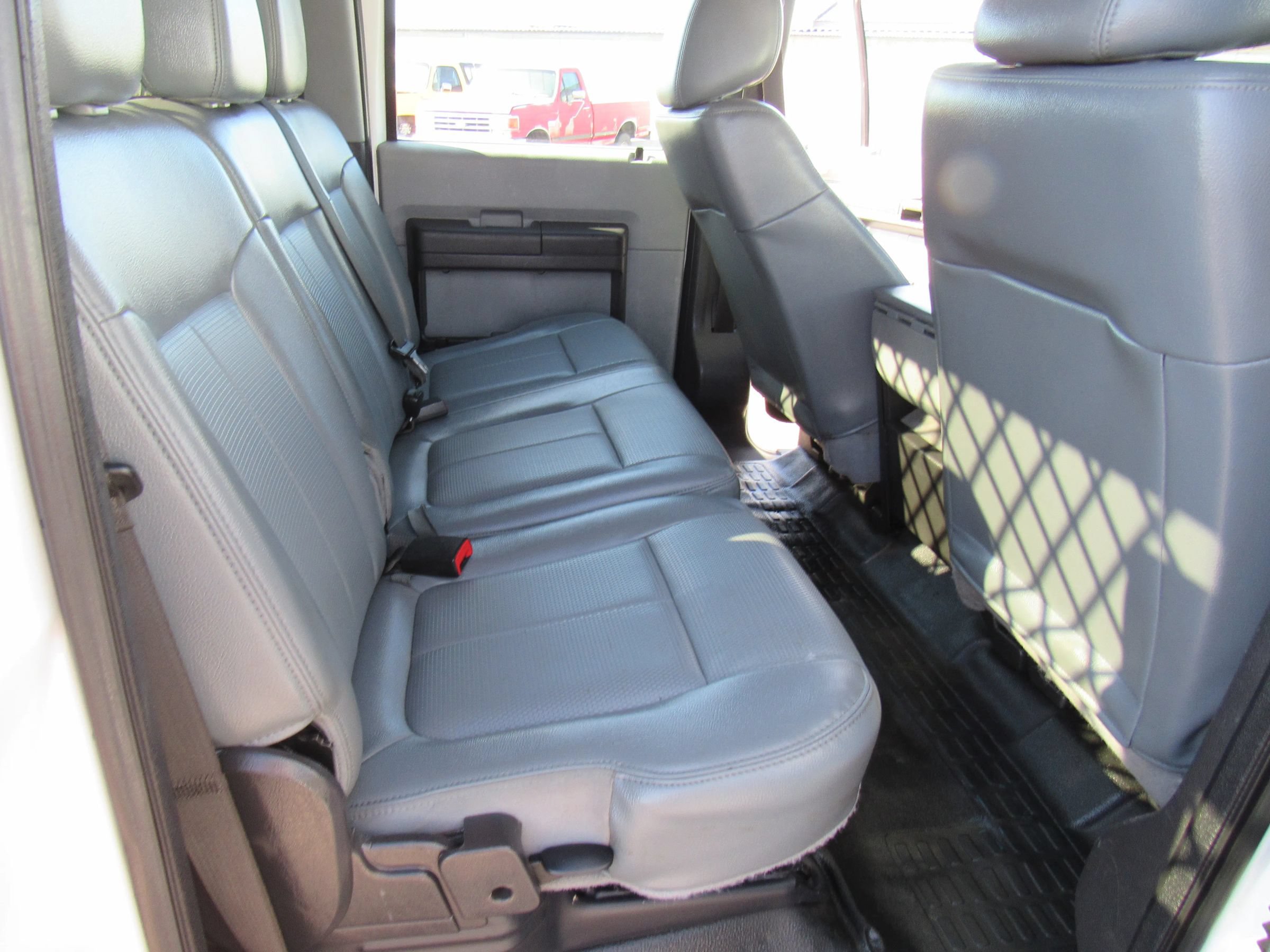 Used 2015 Ford F550 2WD Crew Cab Super Duty image 12