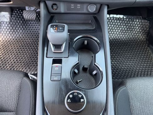 Certified 2025 Nissan Rogue SV image 27