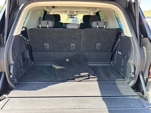 Used 2025 Ford Expedition Active RWD image 10