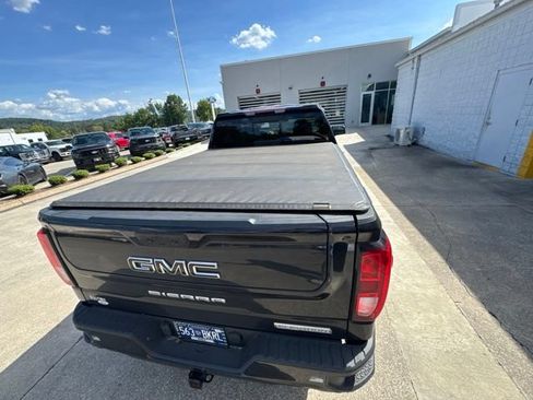 Used 2022 GMC Sierra 1500 Elevation w/ Preferred Package AWD/4WD image 17
