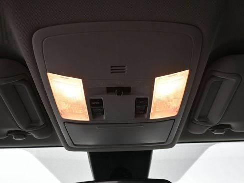 Used 2017 Toyota RAV4 XLE FWD image 12