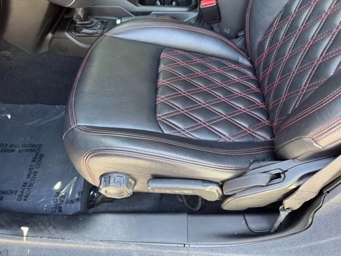 Used 2022 Jeep Gladiator Sport AWD/4WD image 32