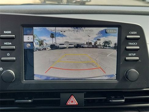 Used 2025 Hyundai Elantra Sport image 12